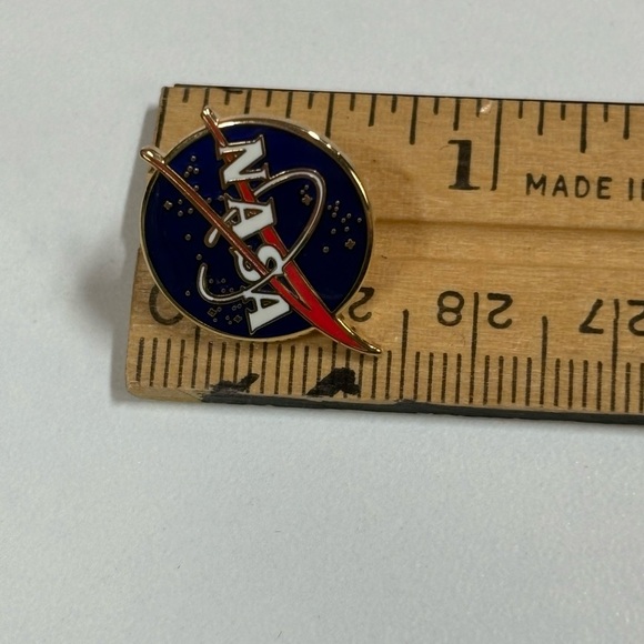 Science Pin Set - Picture 7 of 8